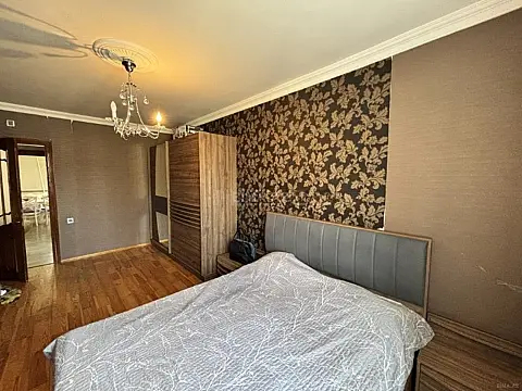 Satılır 4 otaqlı mənzil 110 m²