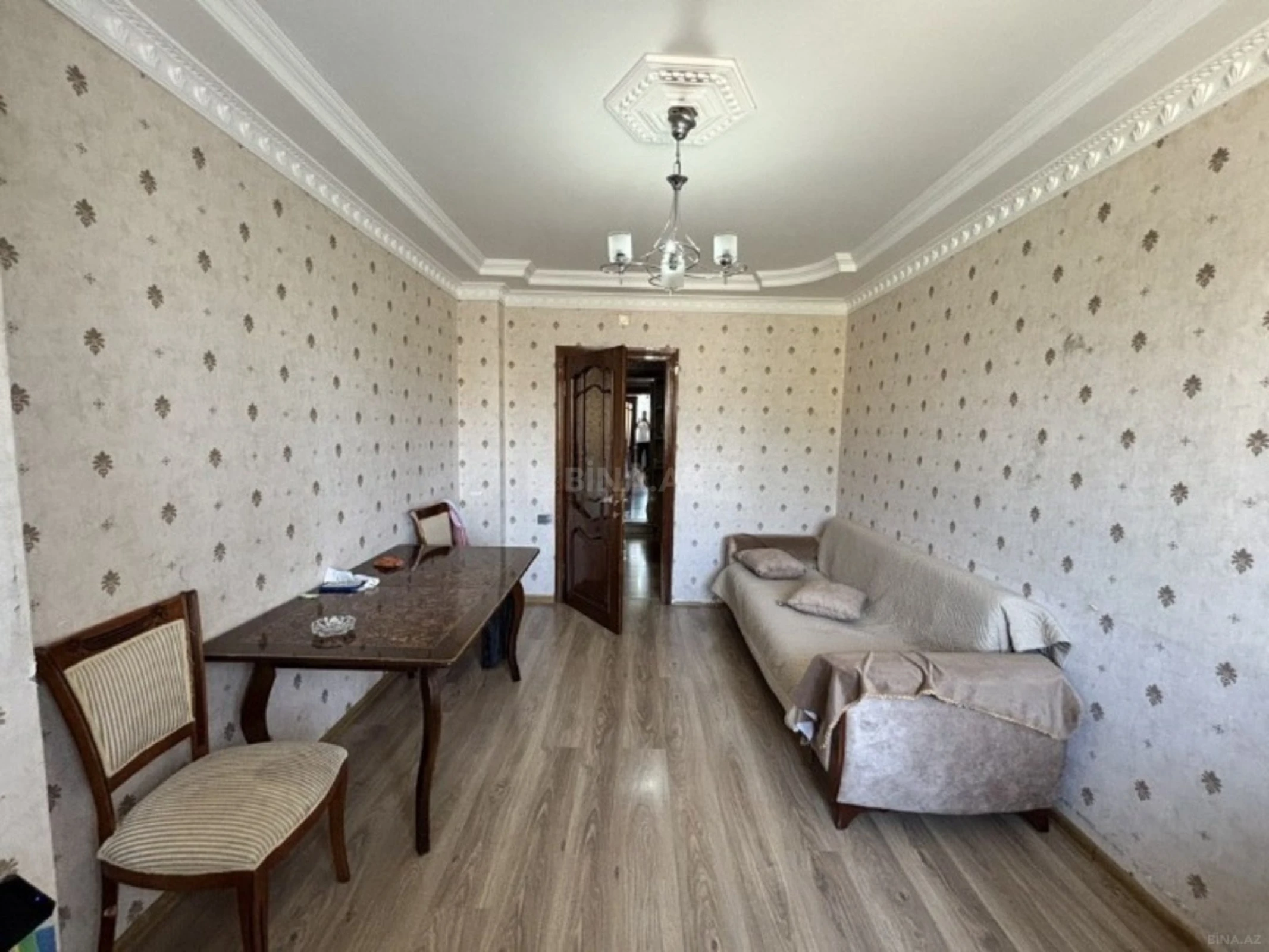 Satılır 4 otaqlı mənzil 110 m²