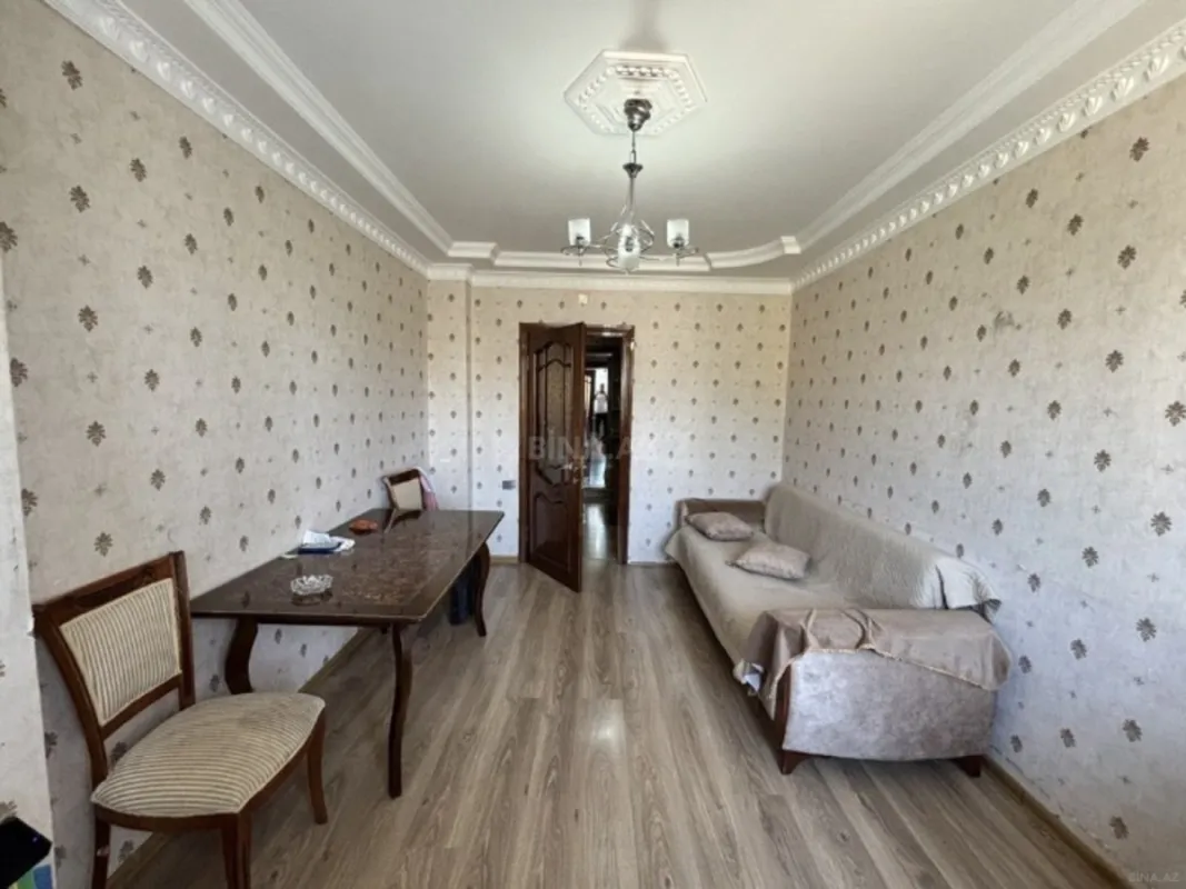 Satılır 4 otaqlı mənzil 110 m²