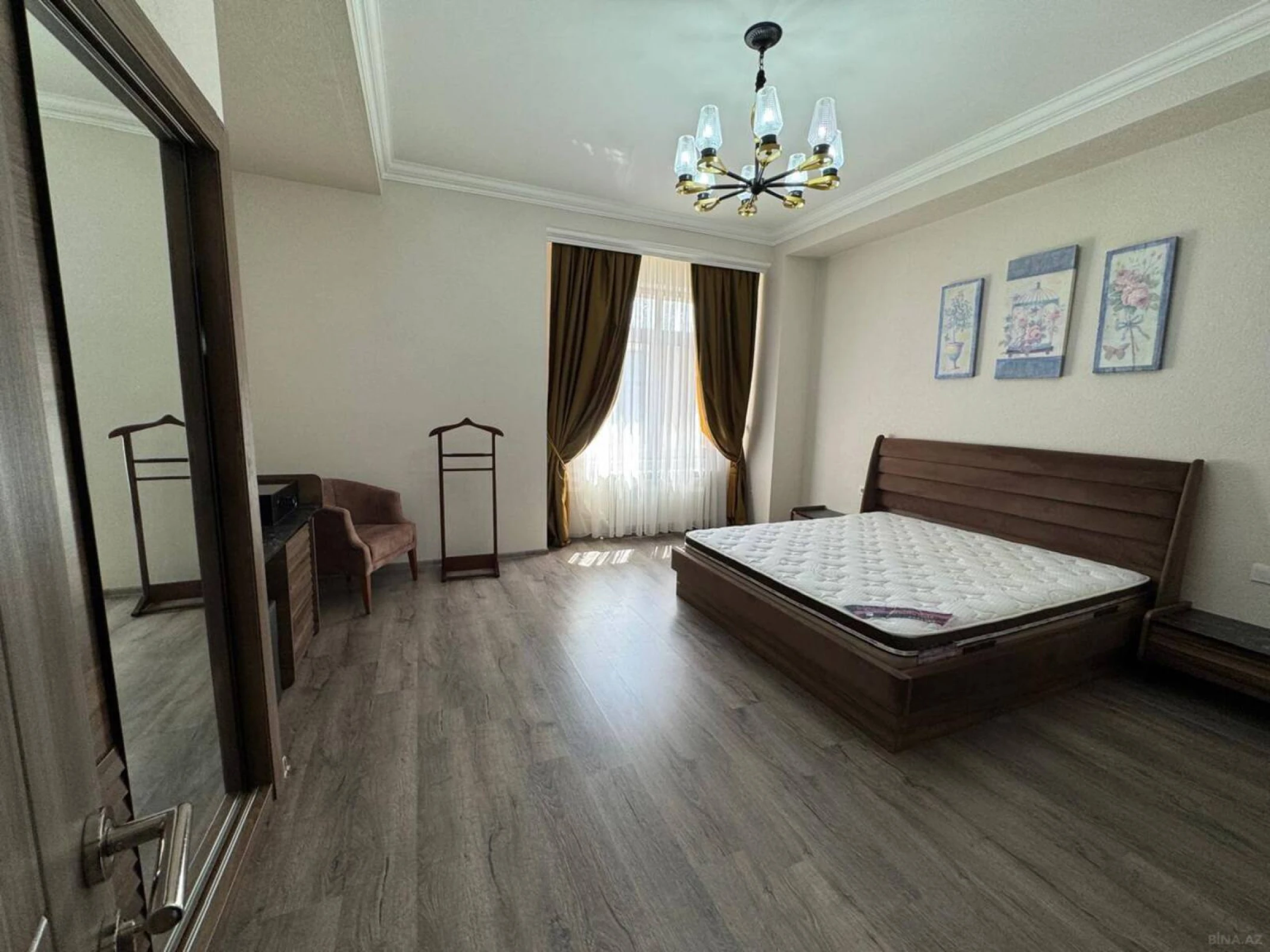 Kirayə verilir 4 otaqlı mənzil 200 m²