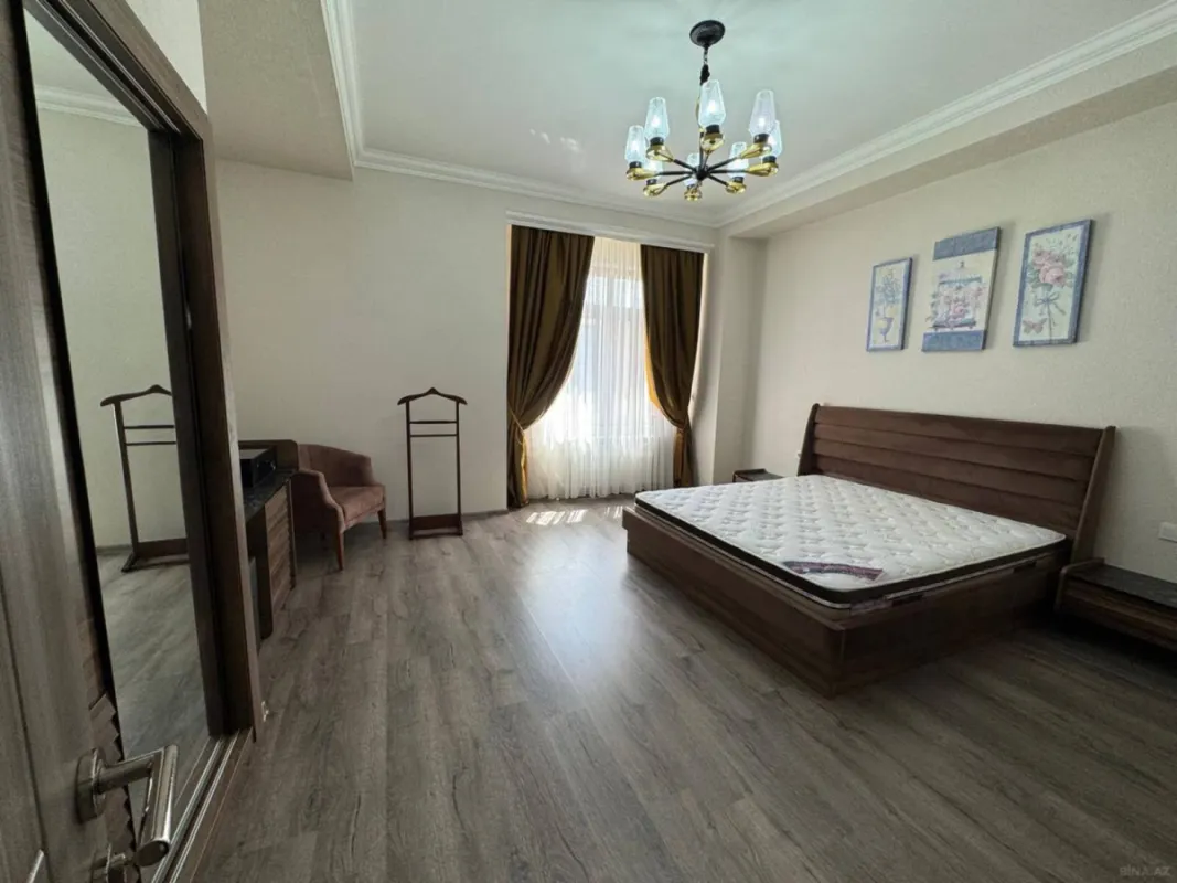 Kirayə verilir 4 otaqlı mənzil 200 m²