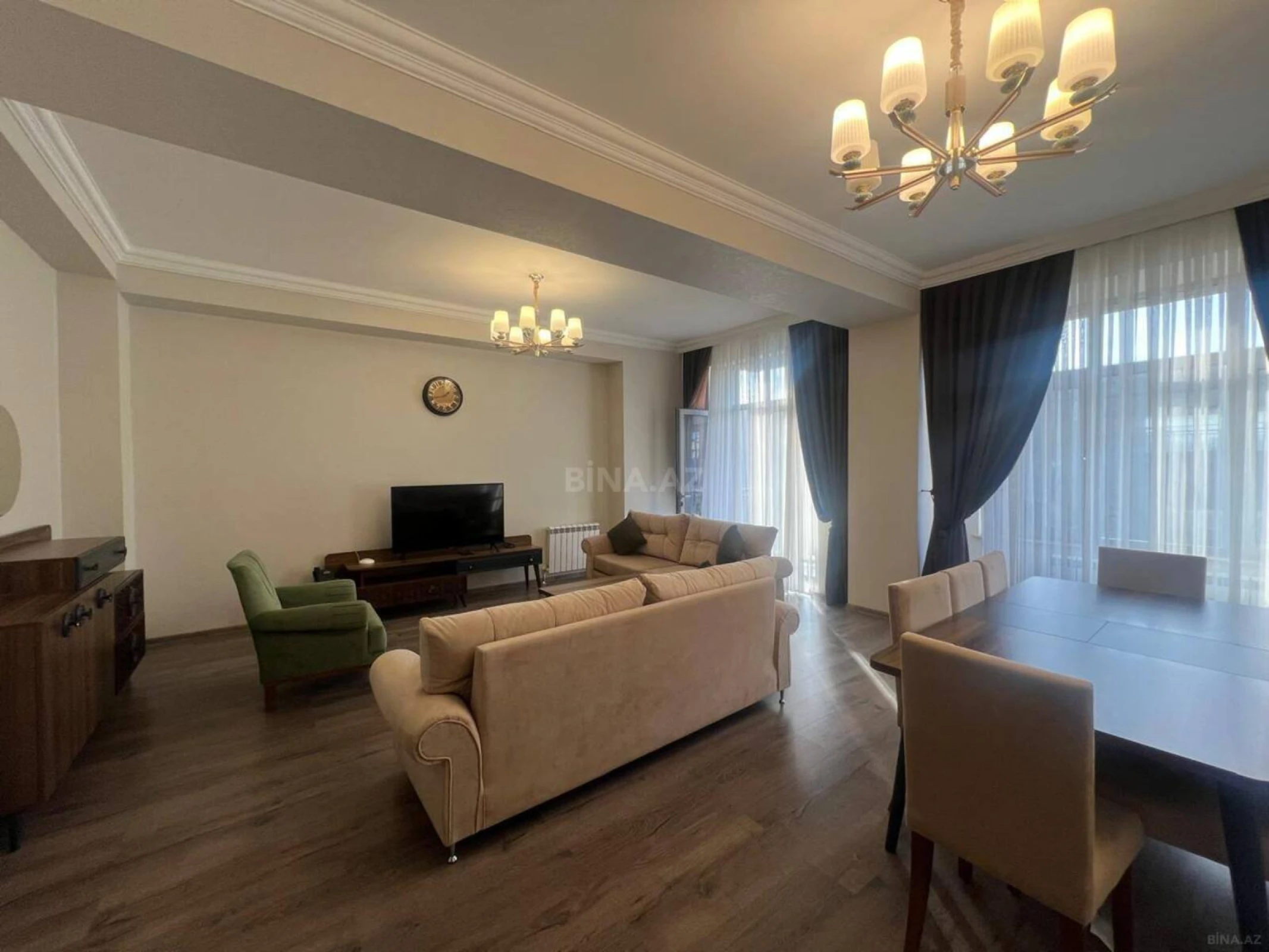 Kirayə verilir 4 otaqlı mənzil 200 m²