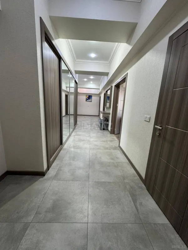 Kirayə verilir 4 otaqlı mənzil 200 m²