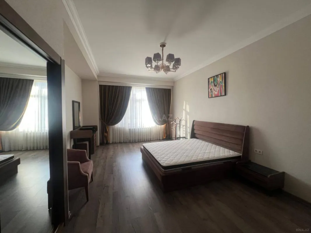 Kirayə verilir 4 otaqlı mənzil 200 m²