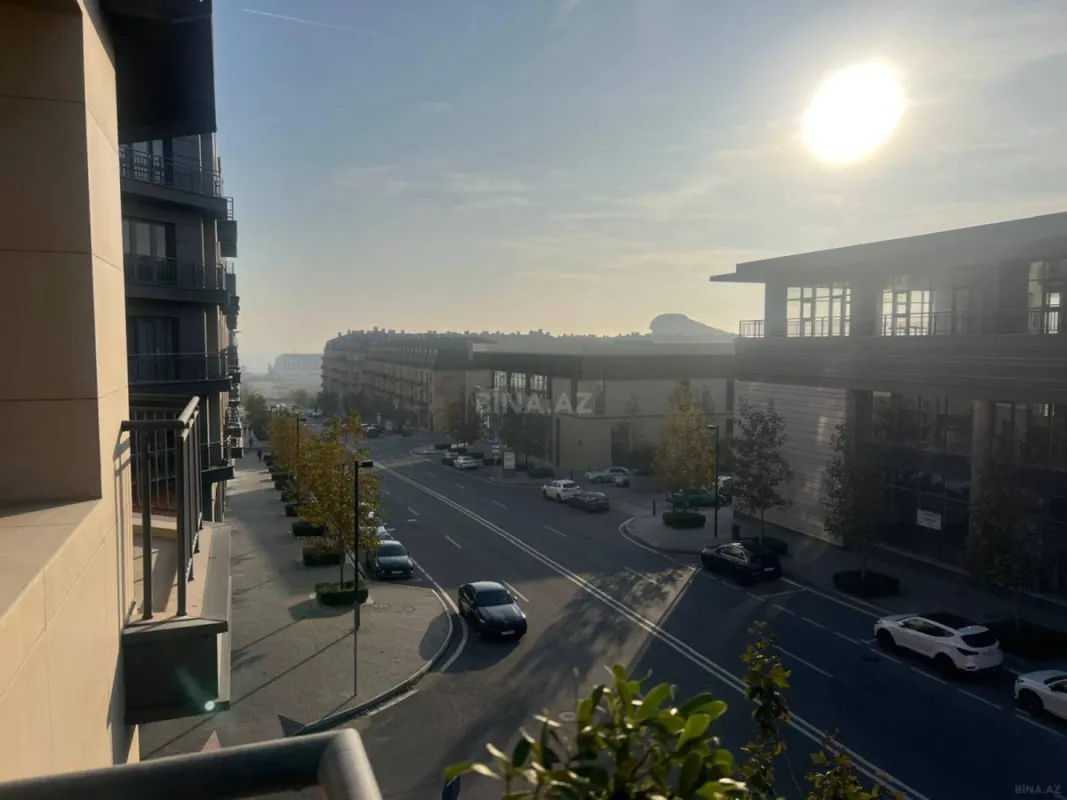 Kirayə verilir 4 otaqlı mənzil 200 m²