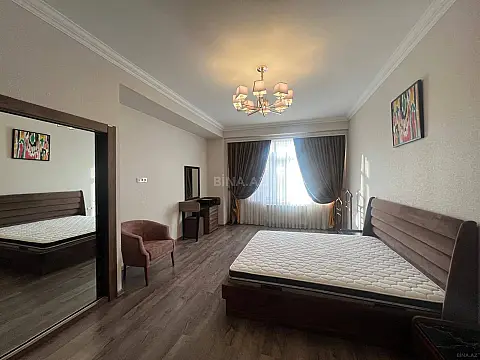 Kirayə verilir 4 otaqlı mənzil 200 m²
