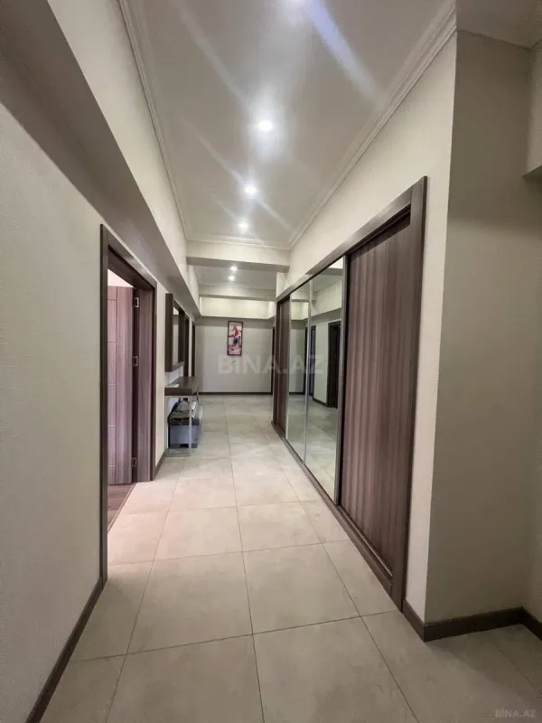 Kirayə verilir 4 otaqlı mənzil 200 m²