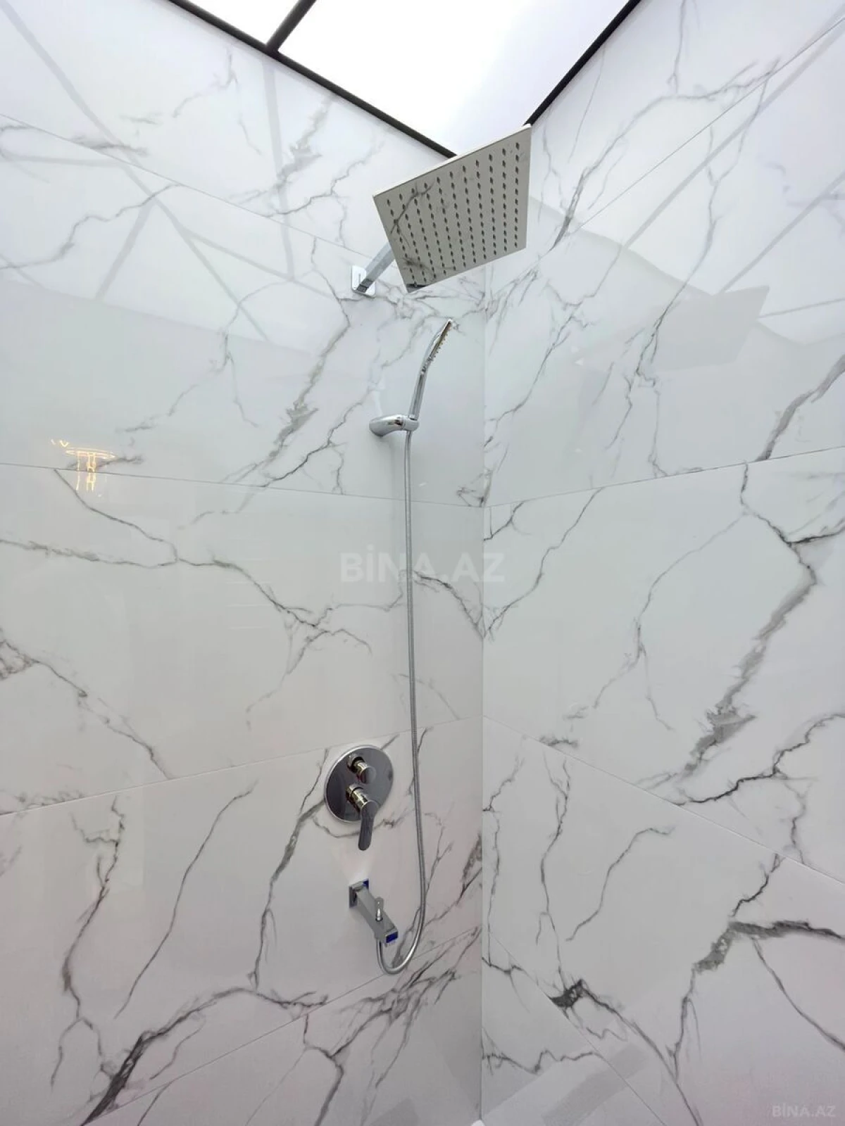 Kirayə verilir 3 otaqlı mənzil 148 m²