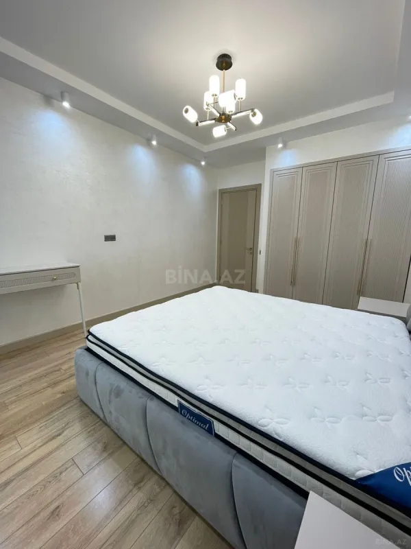 Kirayə verilir 3 otaqlı mənzil 148 m²
