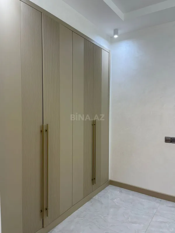 Kirayə verilir 3 otaqlı mənzil 148 m²