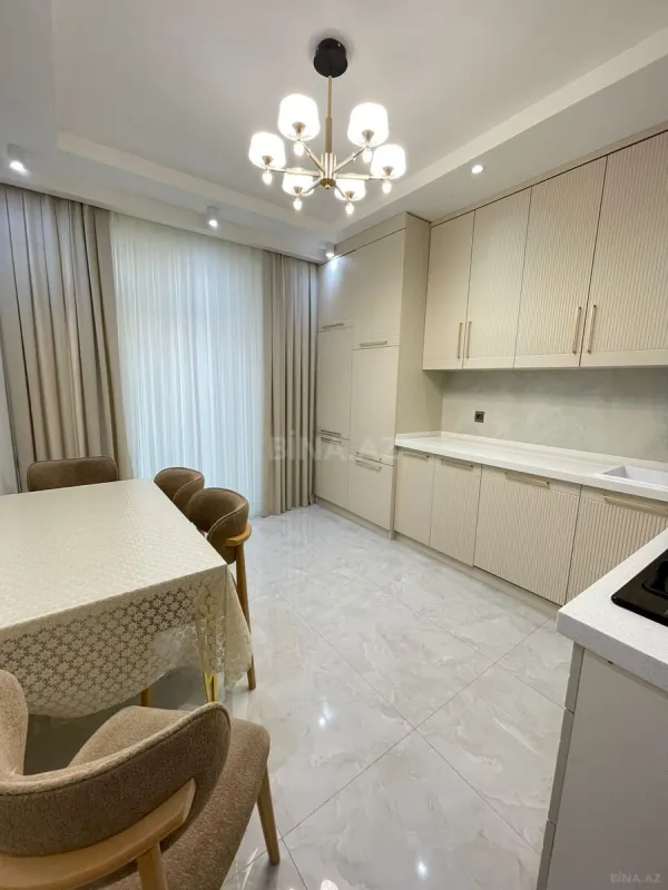 Kirayə verilir 3 otaqlı mənzil 148 m²