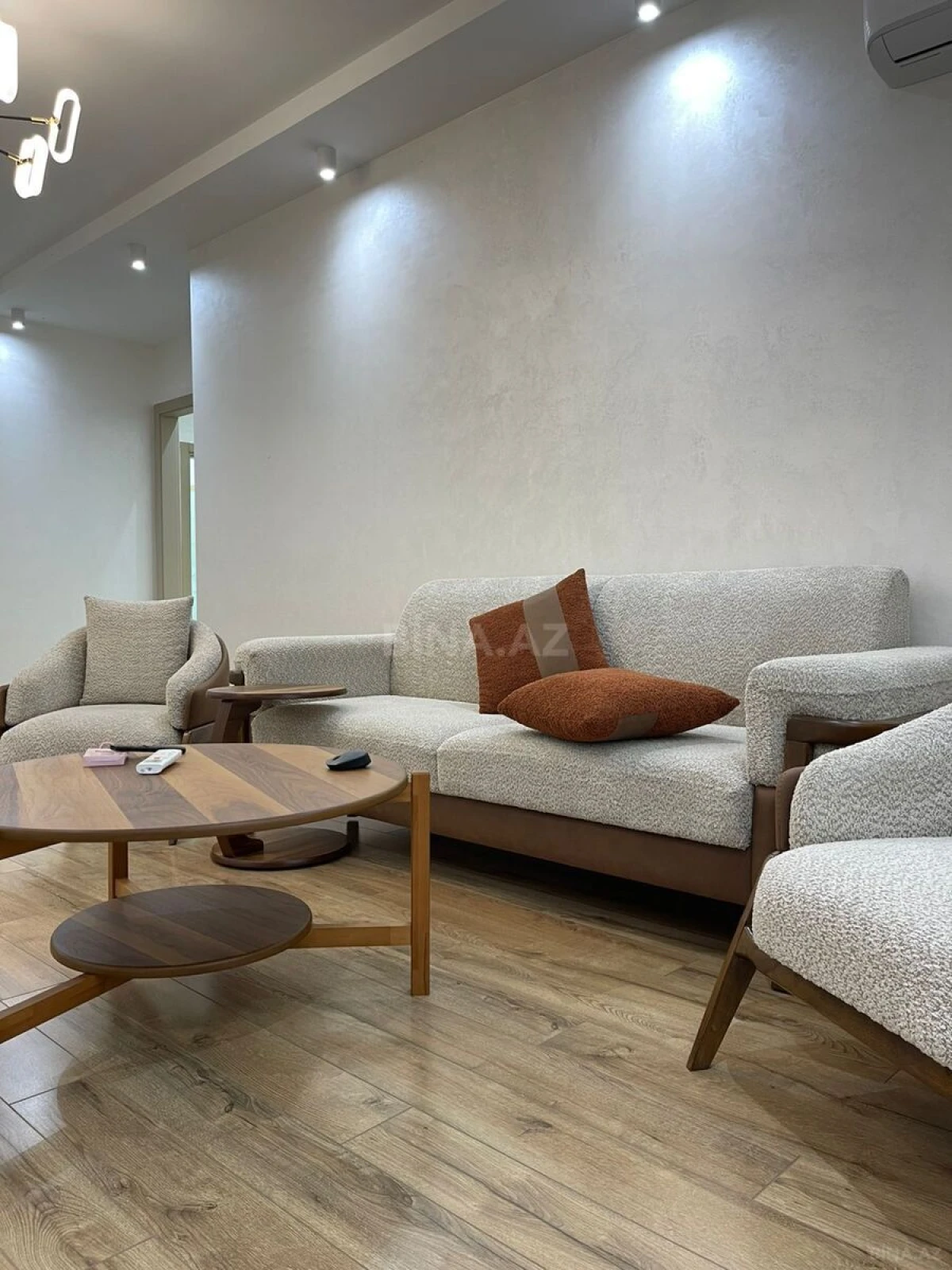 Kirayə verilir 3 otaqlı mənzil 148 m²