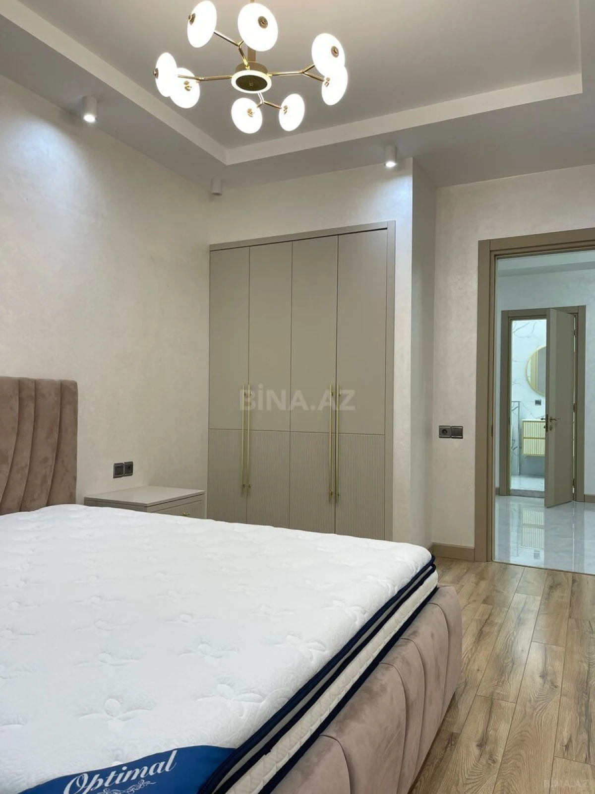Kirayə verilir 3 otaqlı mənzil 148 m²