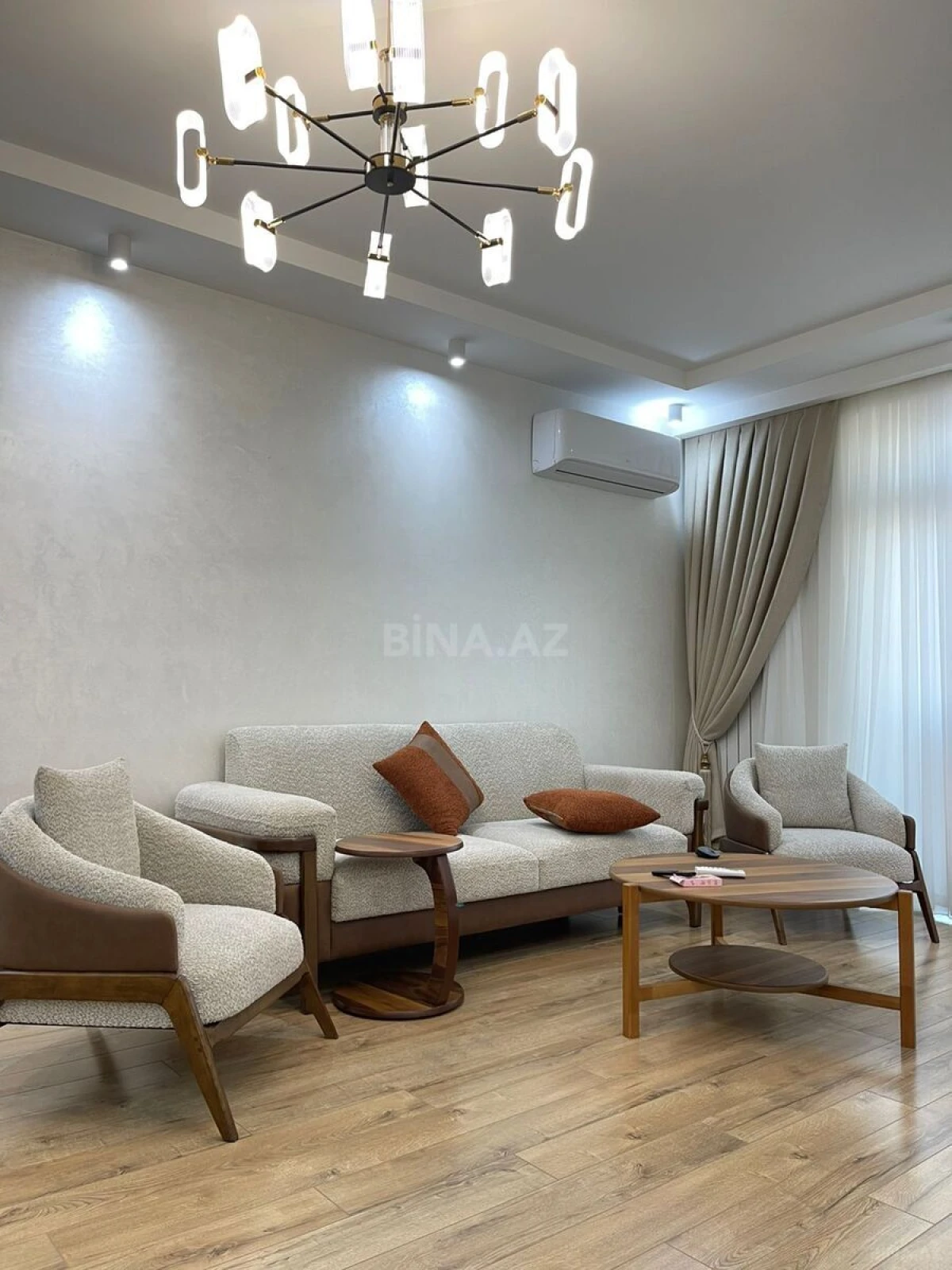 Kirayə verilir 3 otaqlı mənzil 148 m²