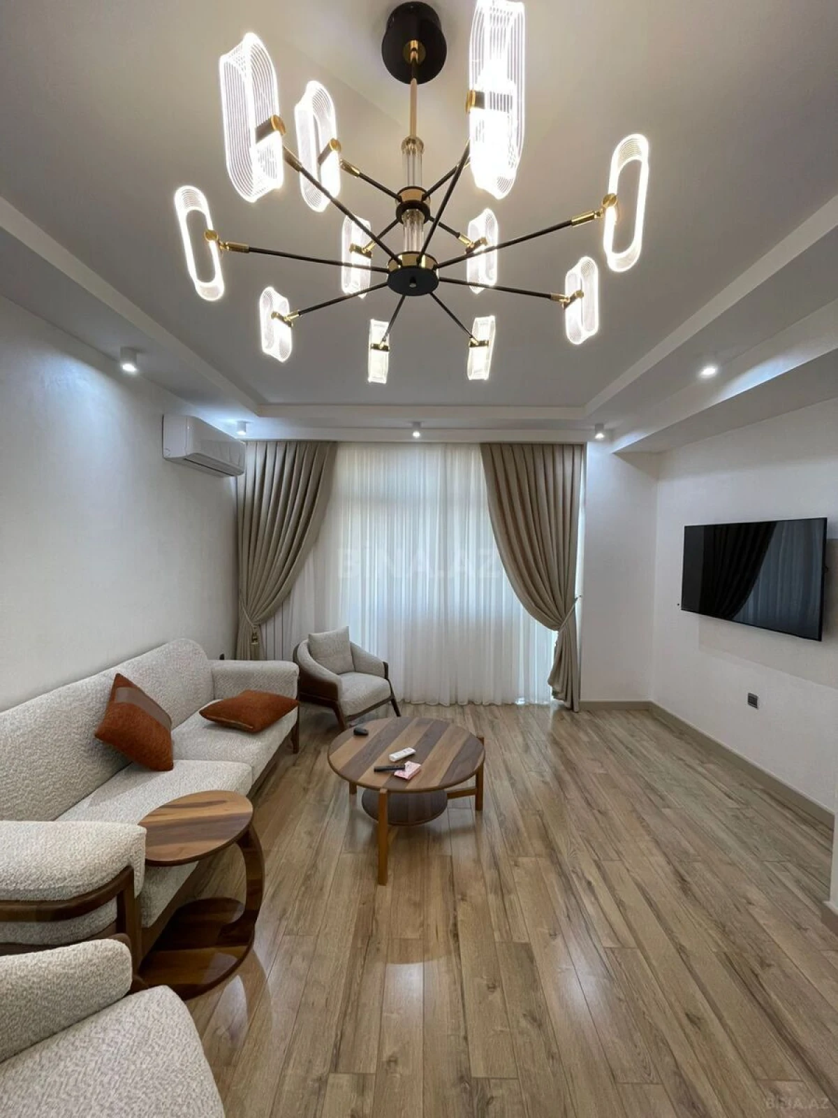 Kirayə verilir 3 otaqlı mənzil 148 m²