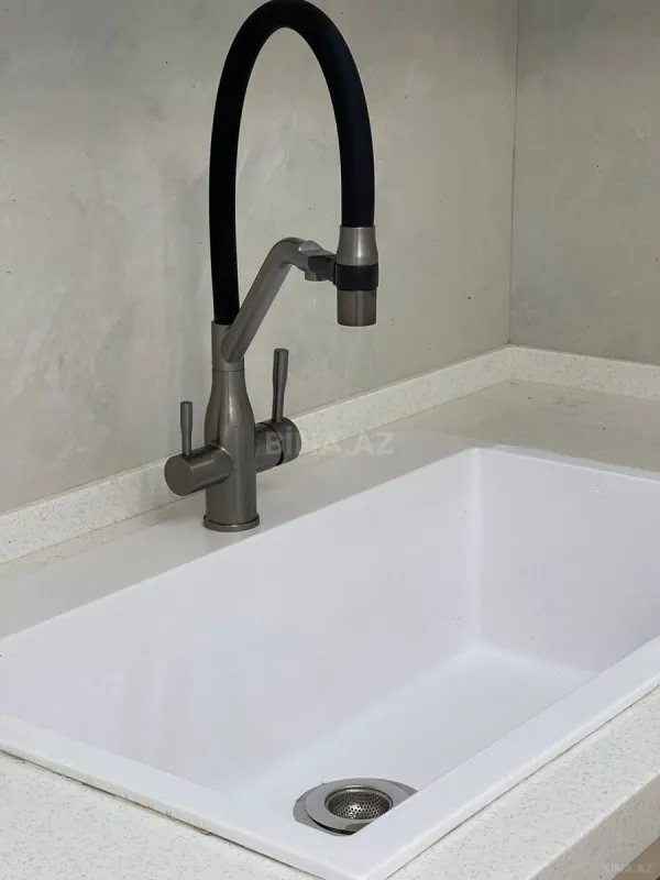 Kirayə verilir 3 otaqlı mənzil 148 m²