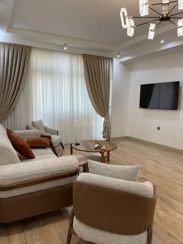 Kirayə verilir 3 otaqlı mənzil 148 m²