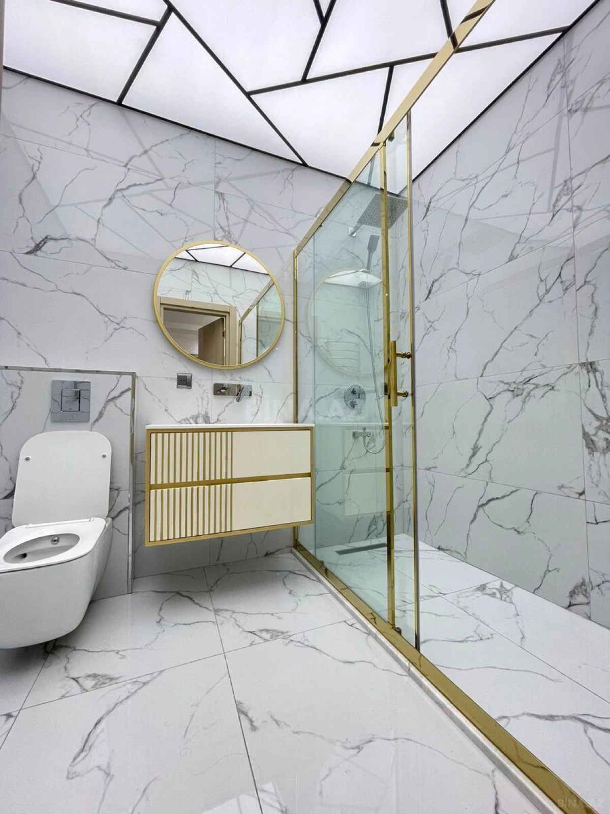 Kirayə verilir 3 otaqlı mənzil 148 m²