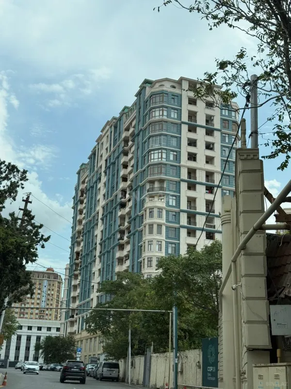 Kirayə verilir 2 otaqlı mənzil 75 m²
