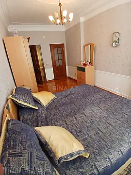 Kirayə verilir 4 otaqlı mənzil 230 m²