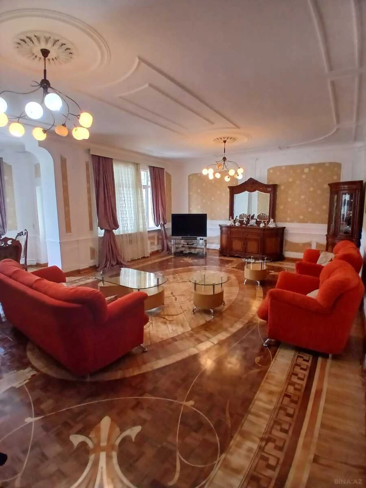 Kirayə verilir 4 otaqlı mənzil 230 m²