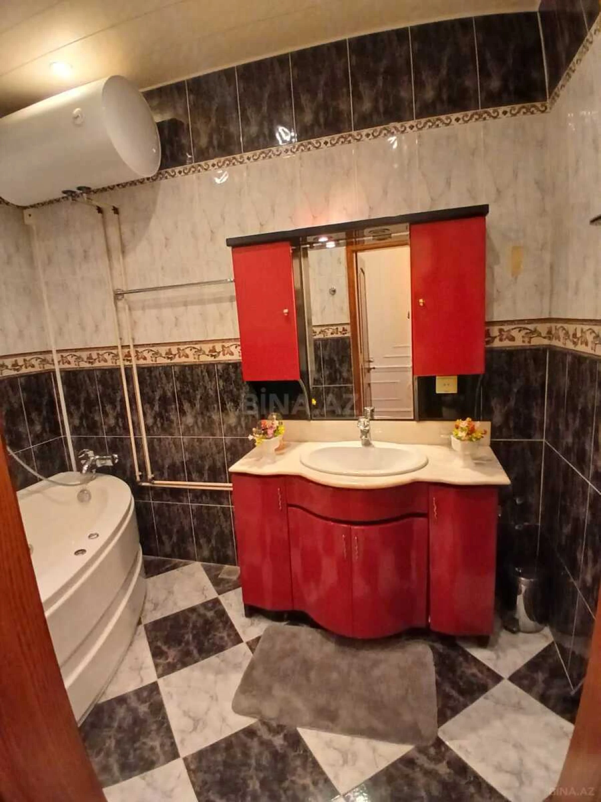 Kirayə verilir 4 otaqlı mənzil 230 m²