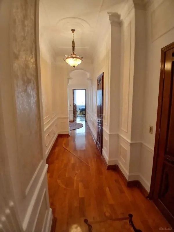 Kirayə verilir 4 otaqlı mənzil 230 m²