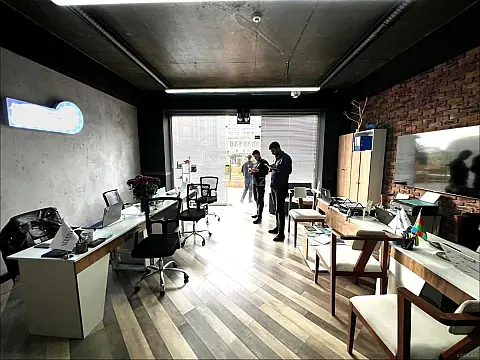Satılır 2 otaqlı ofis 40 m²