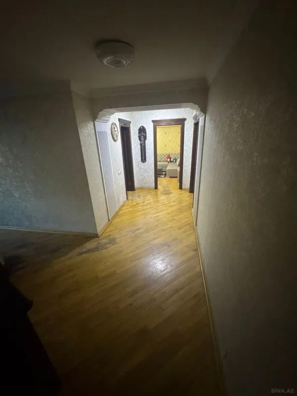 Satılır 3 otaqlı mənzil 140 m²