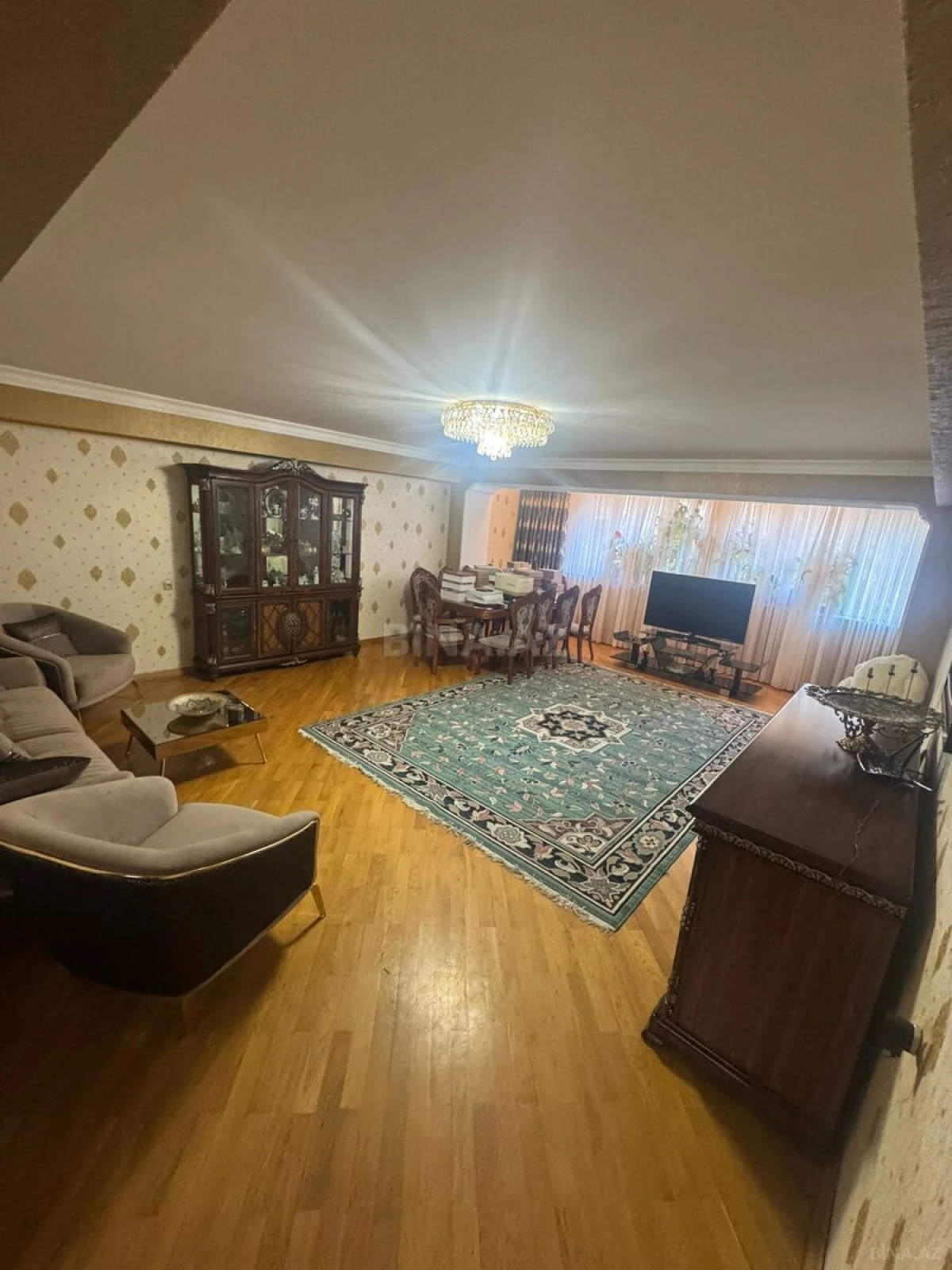 Satılır 3 otaqlı mənzil 140 m²