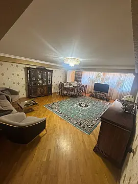 Satılır 3 otaqlı mənzil 140 m²