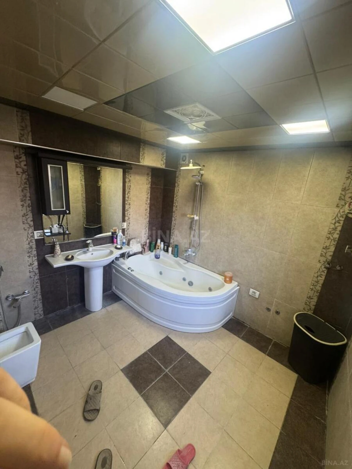 Satılır 3 otaqlı mənzil 140 m²