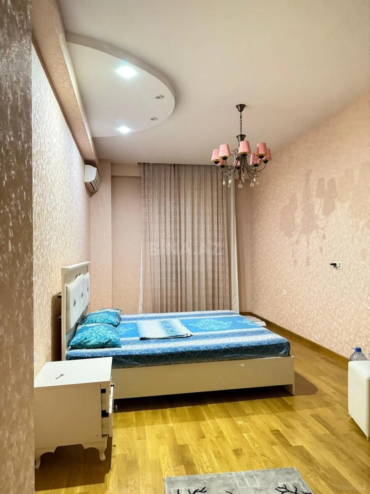 Kirayə verilir 4 otaqlı mənzil 190 m²