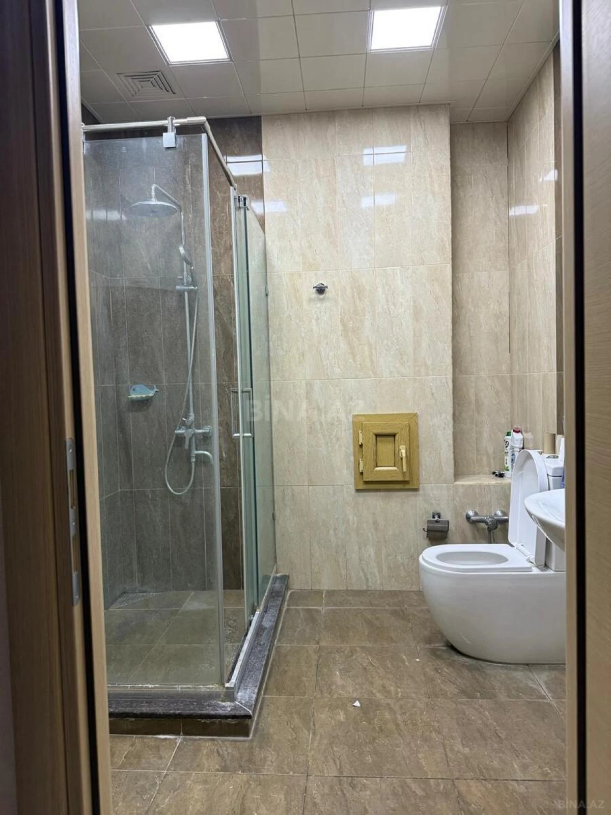 Kirayə verilir 4 otaqlı mənzil 190 m²