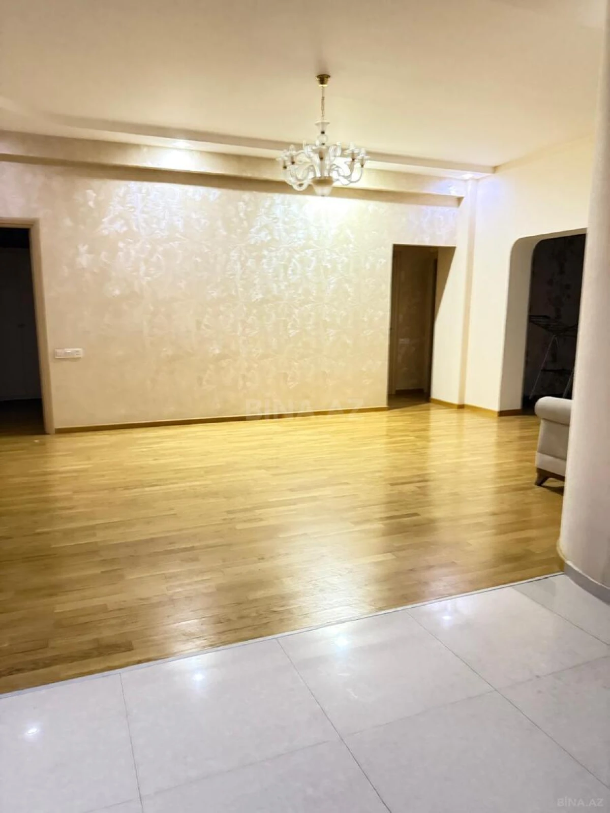 Kirayə verilir 4 otaqlı mənzil 190 m²