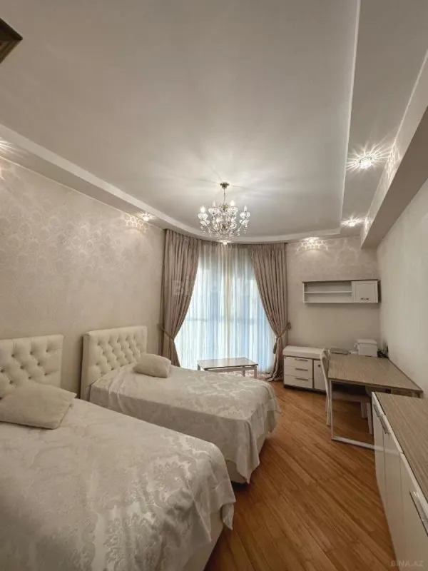 Satılır 3 otaqlı mənzil 155 m²