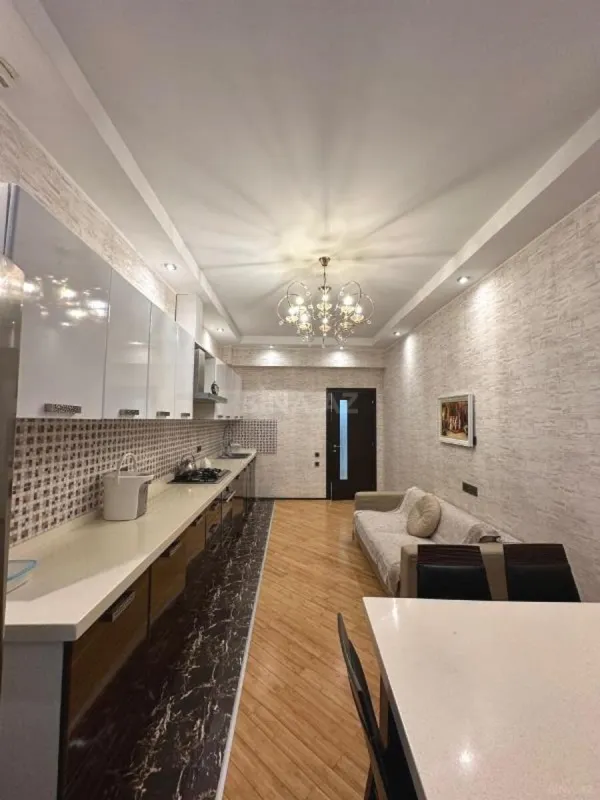 Satılır 3 otaqlı mənzil 155 m²