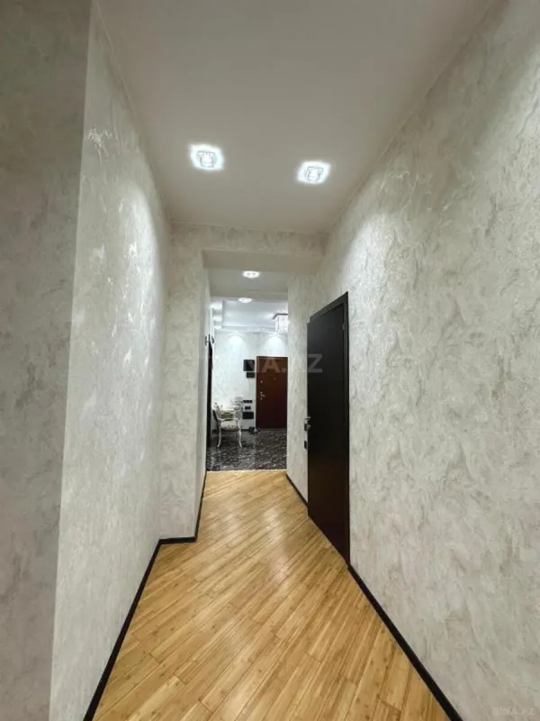 Satılır 3 otaqlı mənzil 155 m²
