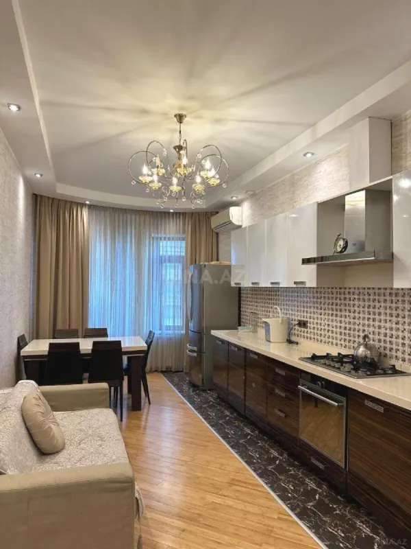 Satılır 3 otaqlı mənzil 155 m²