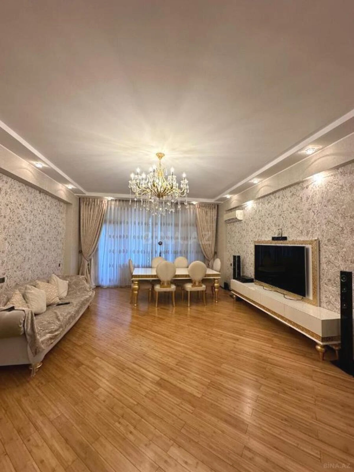 Satılır 3 otaqlı mənzil 155 m²