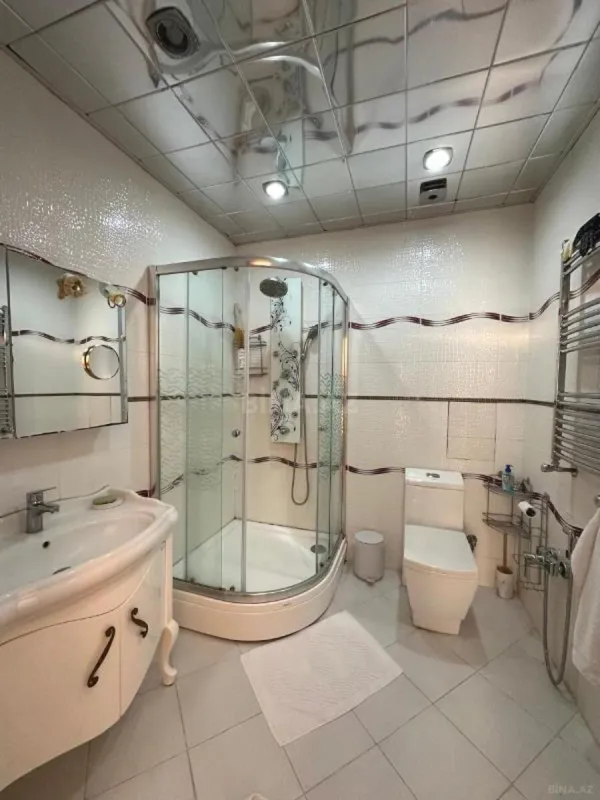 Satılır 3 otaqlı mənzil 155 m²