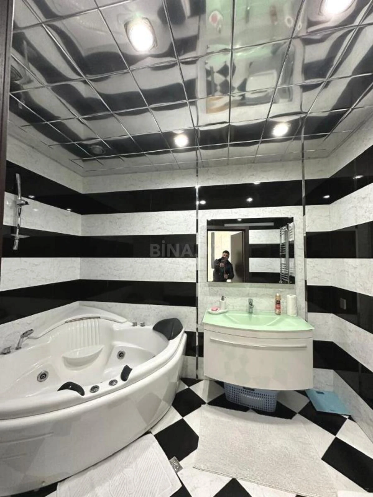 Satılır 3 otaqlı mənzil 155 m²