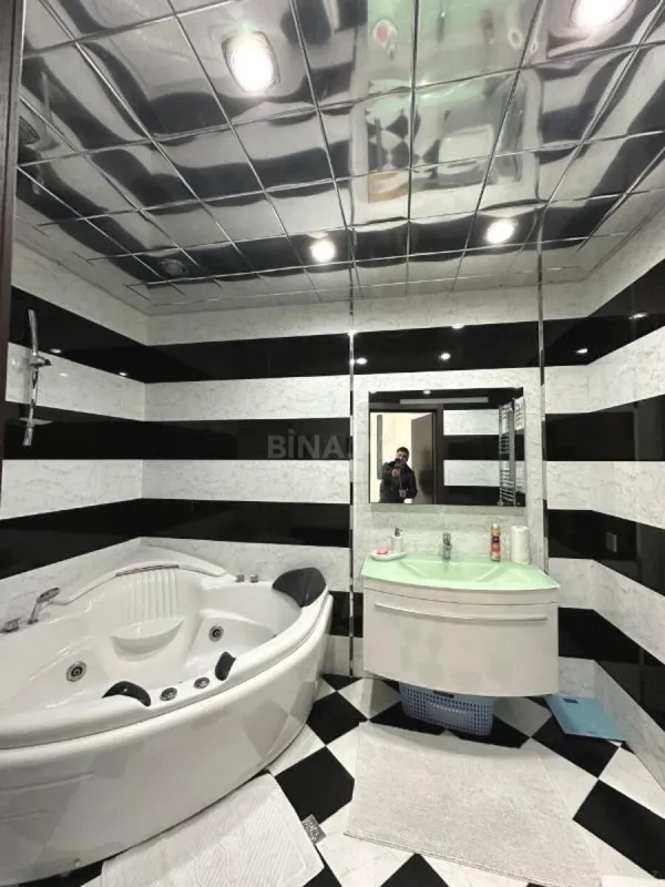 Satılır 3 otaqlı mənzil 155 m²