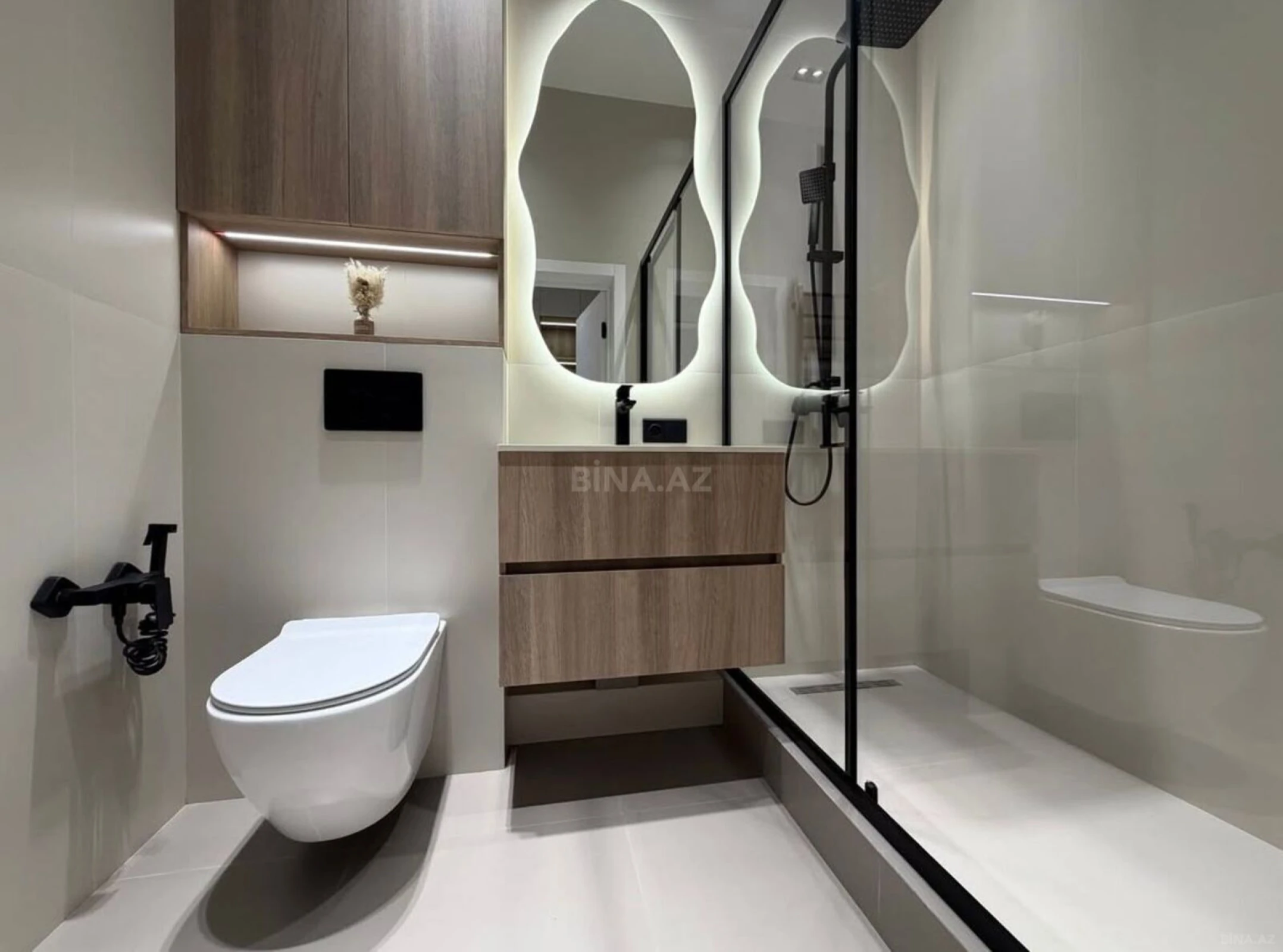 Kirayə verilir 2 otaqlı mənzil 75 m²