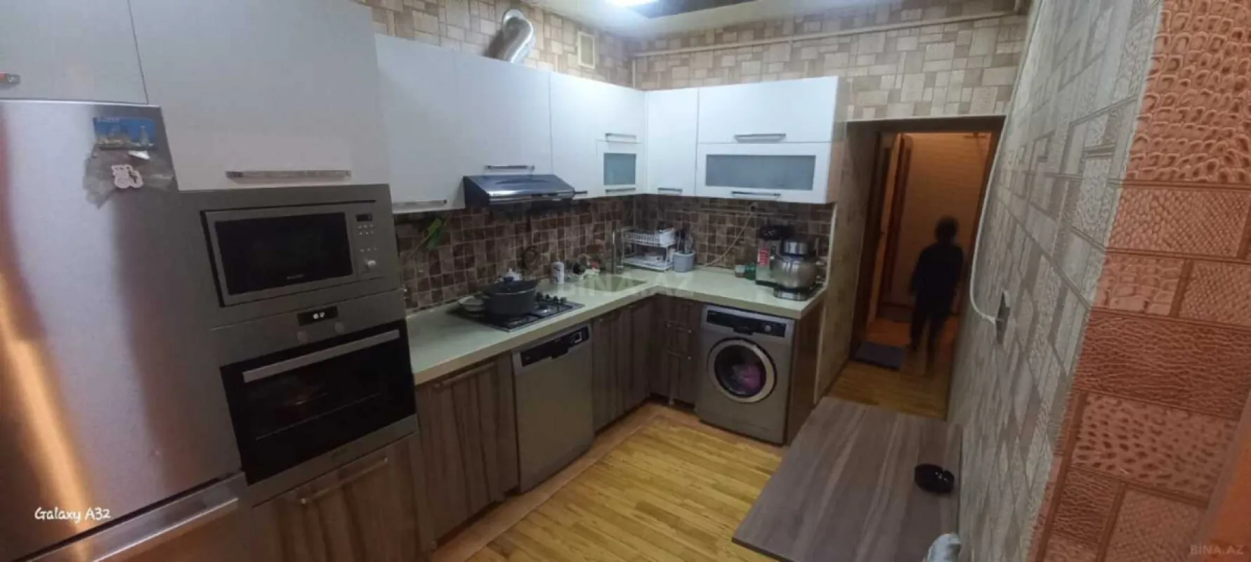 Satılır 5 otaqlı mənzil 100 m²