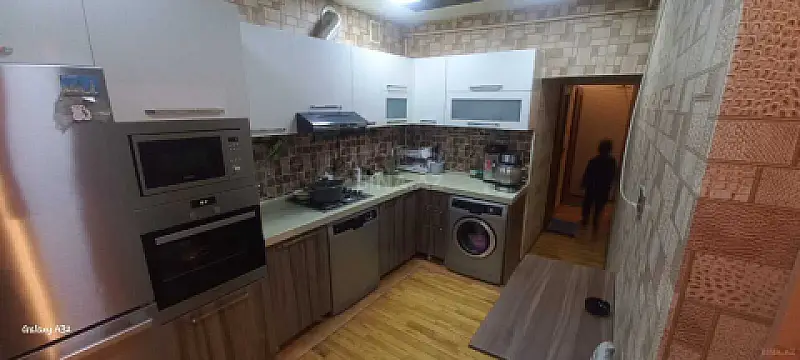 Satılır 5 otaqlı mənzil 100 m²