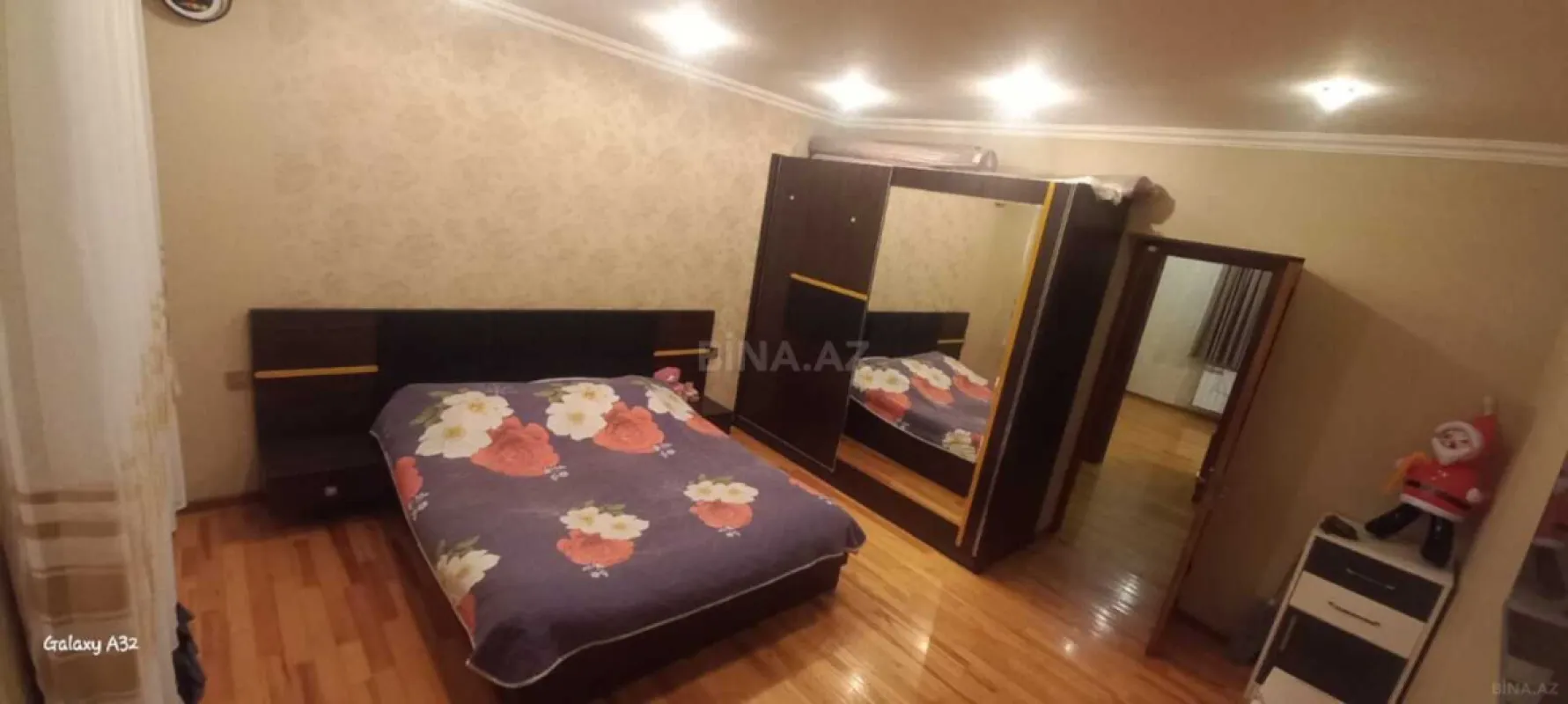 Satılır 5 otaqlı mənzil 100 m²