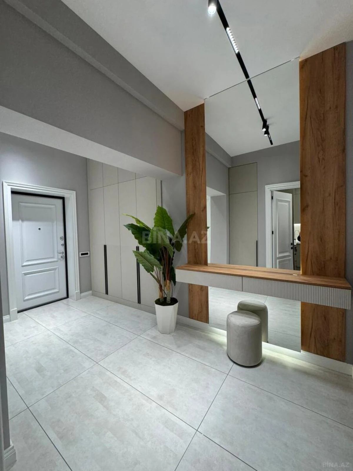 Satılır 2 otaqlı mənzil 70 m²