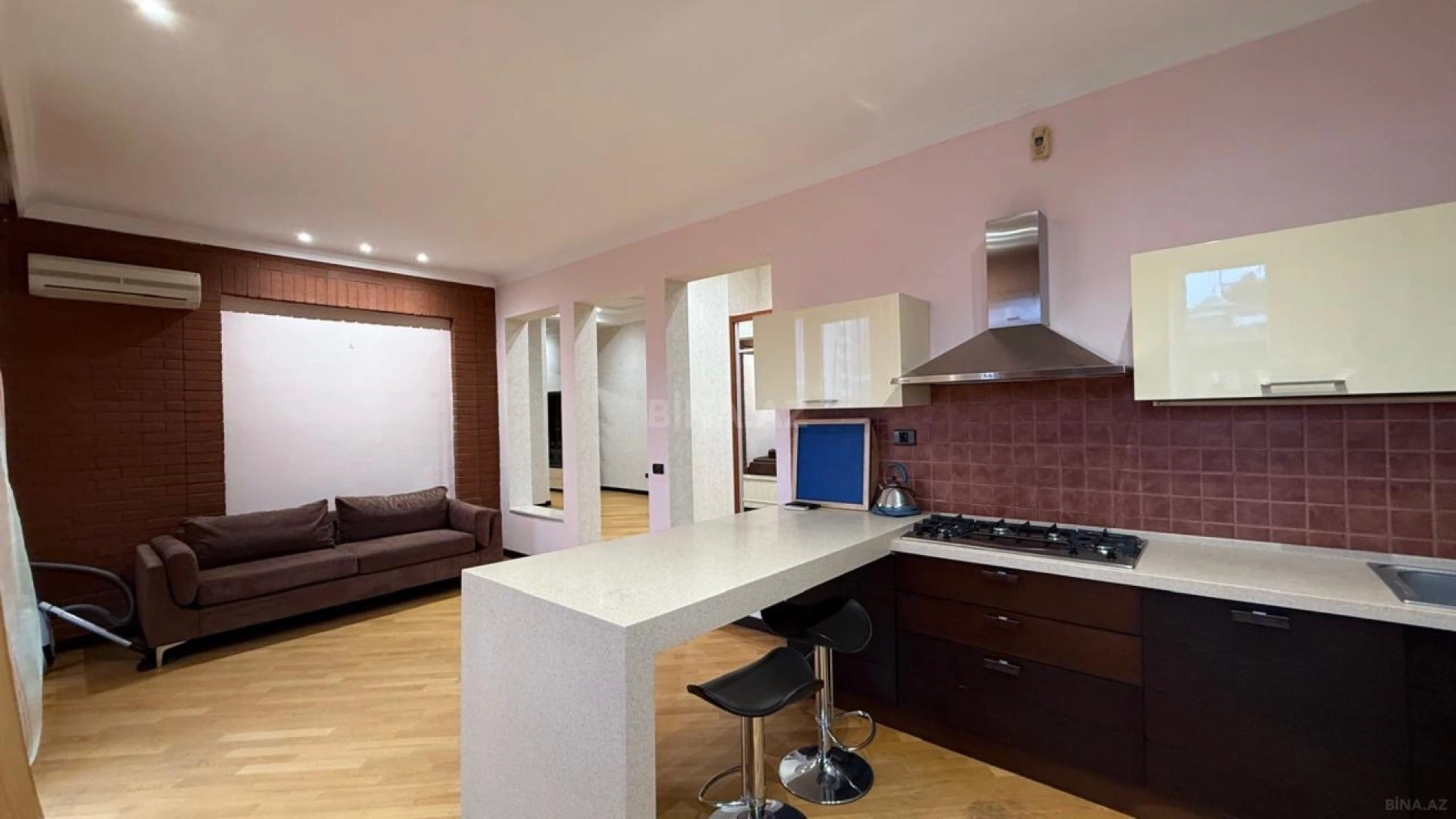 Kirayə verilir 3 otaqlı mənzil 175 m²