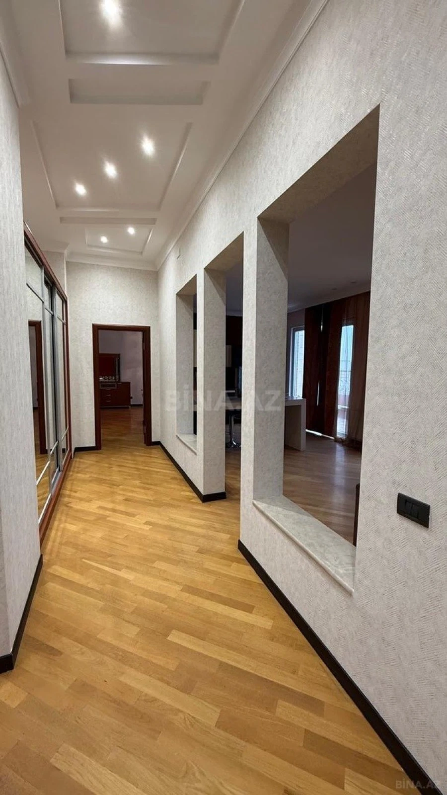 Kirayə verilir 3 otaqlı mənzil 175 m²